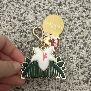 Mulan Pocketbac Holder